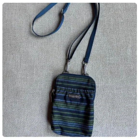 Bagallini mini nylon crossbody bag - Picture 1 of 4